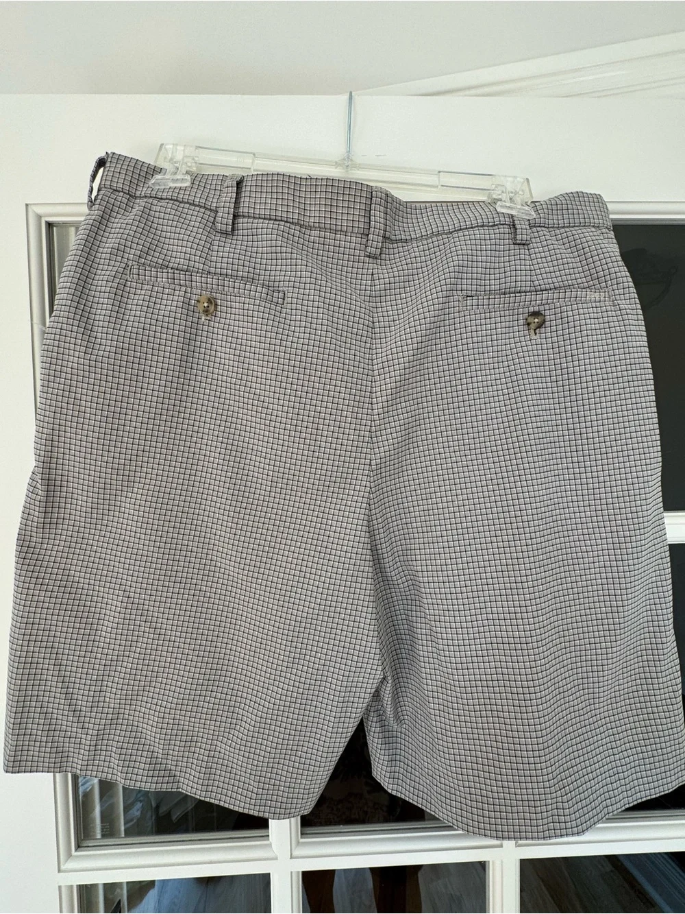 Izod Men's Gray Micro-Check Flat Front Shorts